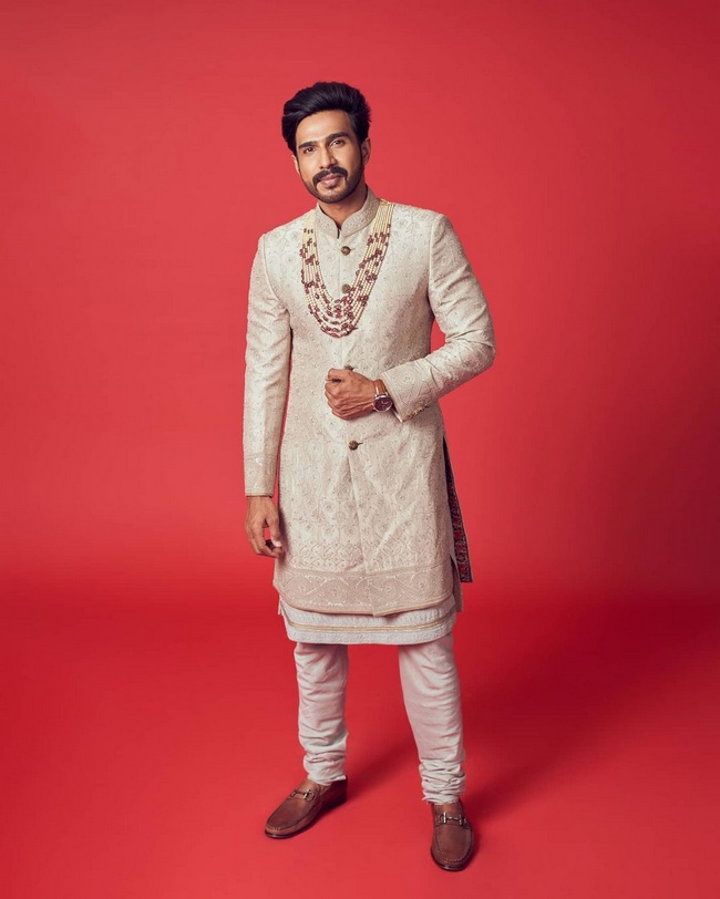 Actor Vishal vishnu Spotted at Airport in Hyderbad